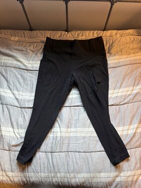 Athleta Black Capri Leggings with Side Pockets -